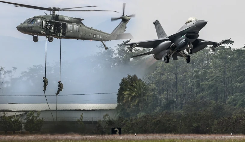 Pierwszy taki pokaz siły odstraszania. "Orientacja na walkę"