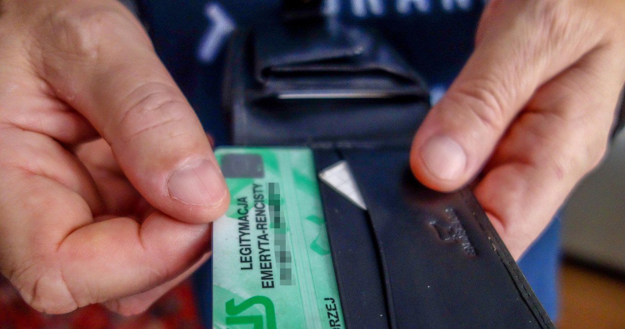 Koniec starej legitymacji emeryta-rencisty. Jest nowy wzór dokumentu