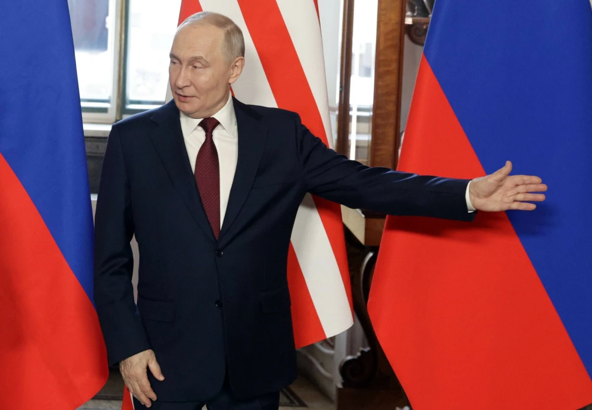 Donald Trump miał zaproponować spotkanie Wołodymyra Zełenskiego z Władimirem Putinem. Rosyjskie władze deklarują gotowość do zorganizowania takich rozmówi i deklarują: niech Zełenski przyjedzie do Moskwy, zapewnimy bezpieczeństwo i odpowiednie warunki.