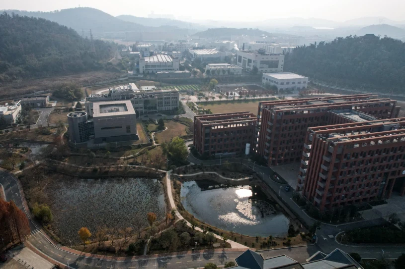 75-procentowy wirus budzi strach. Wuhan tym razem uratuje świat?