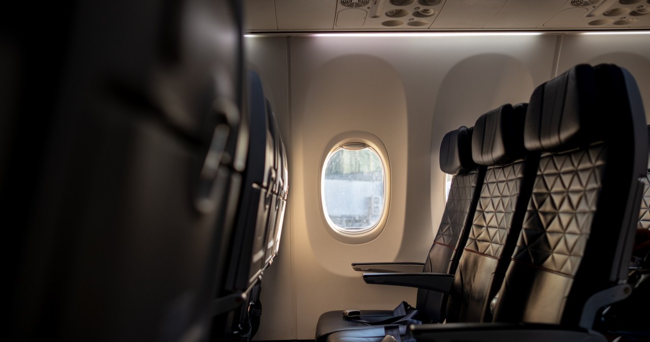 Tragedia podczas lotu. "Zasnęła na ramieniu mamy, już się nie obudziła"