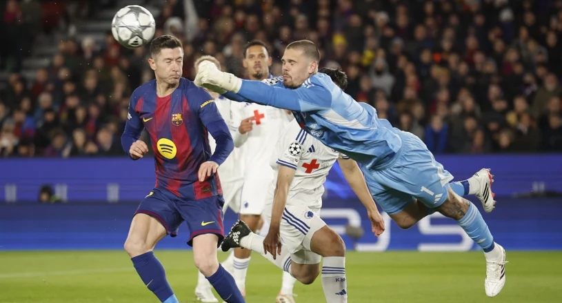 Lewandowski odwrócił losy meczu. Kanonada na Camp Nou. "Barca" się bawi