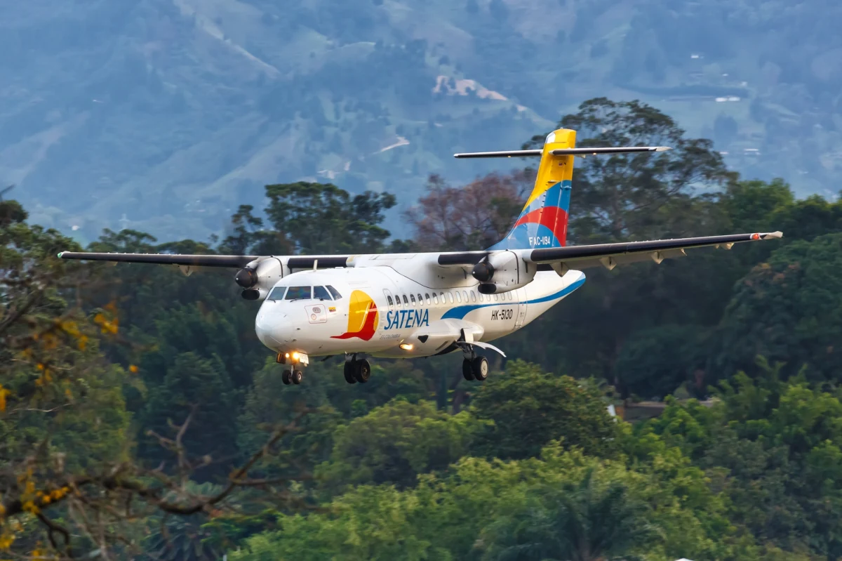 15 osób zginęło w katastrofie samolotu kolumbijskich linii lotniczych Satena. W środę wieczorem czasu polskiego media informowały, że maszyna, która wystartowała z miasta Cucuta, zaginęła. Niedługo później agencje Reutera i AFP podały, że wszyscy pasażerowie nie żyją. Wśród nich był poseł Diogenes Quintero.