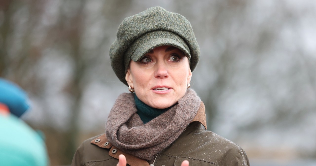 Takiej publicznie jej jeszcze nie widzieli. Patrzyli z zaciekawieniem