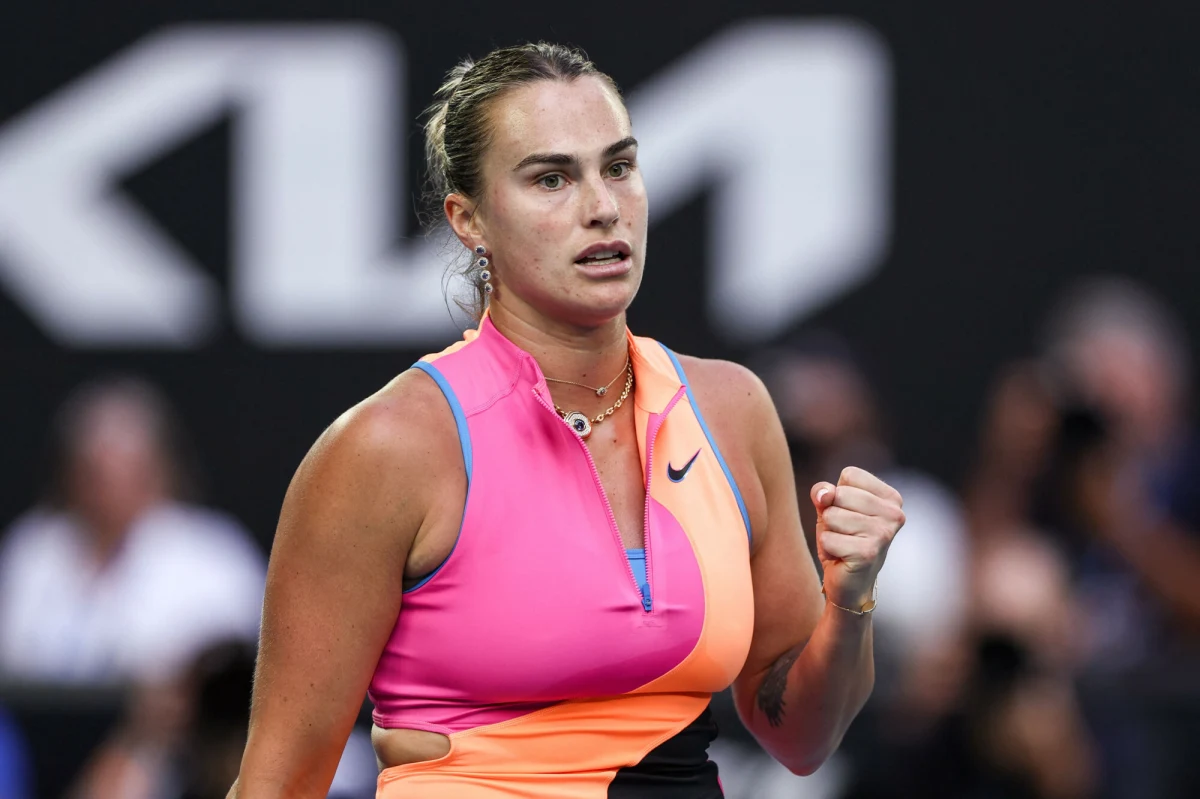 Aryna Sabalenka nie do zatrzymania w Australian Open. Białorusinka po raz czwarty z rzędu awansowała do finału wielkoszlemowego turnieju w Melbourne. Liderka światowego rankingu pokonała rozstawioną z numerem 12 Elinę Switolinę 6:2, 6:3. Mecz trwał godzinę i 16 minut.