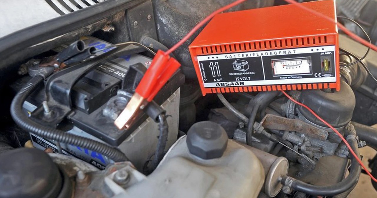 Tyle ładuj akumulator. Inaczej straci moc i będzie do wyrzucenia