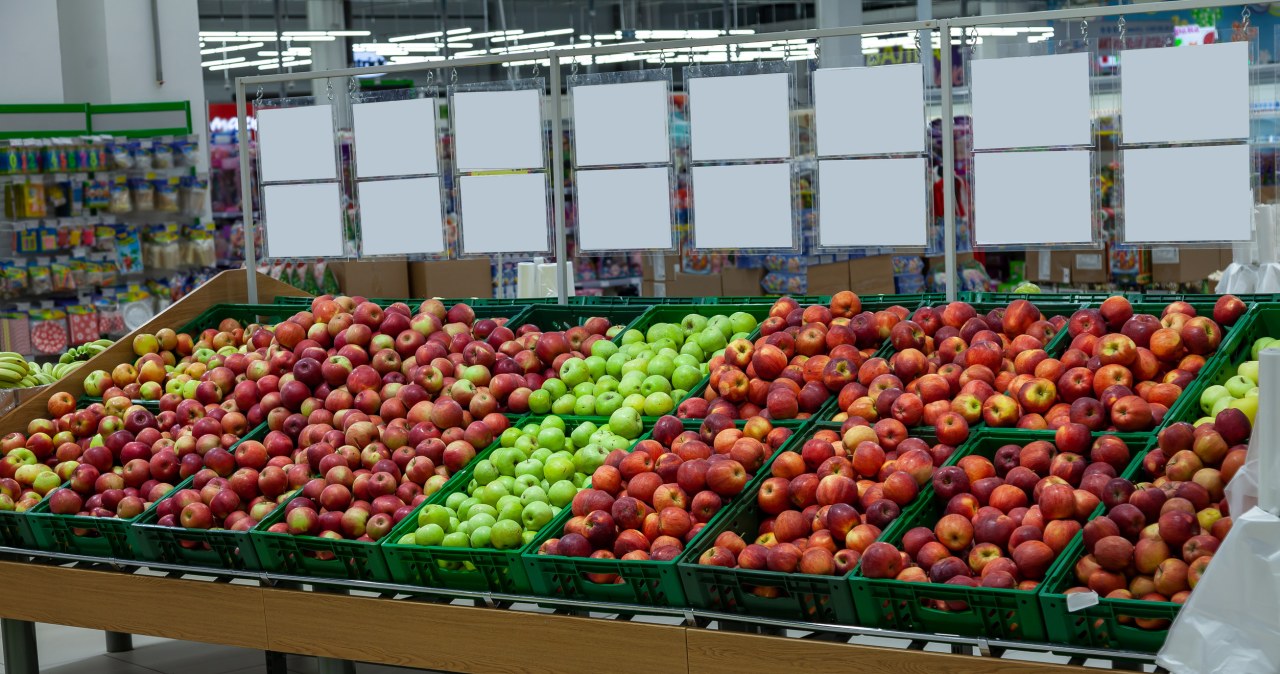 "Koktajl chemiczny" w jabłkach. Owoce były dostępne m.in. w Polsce