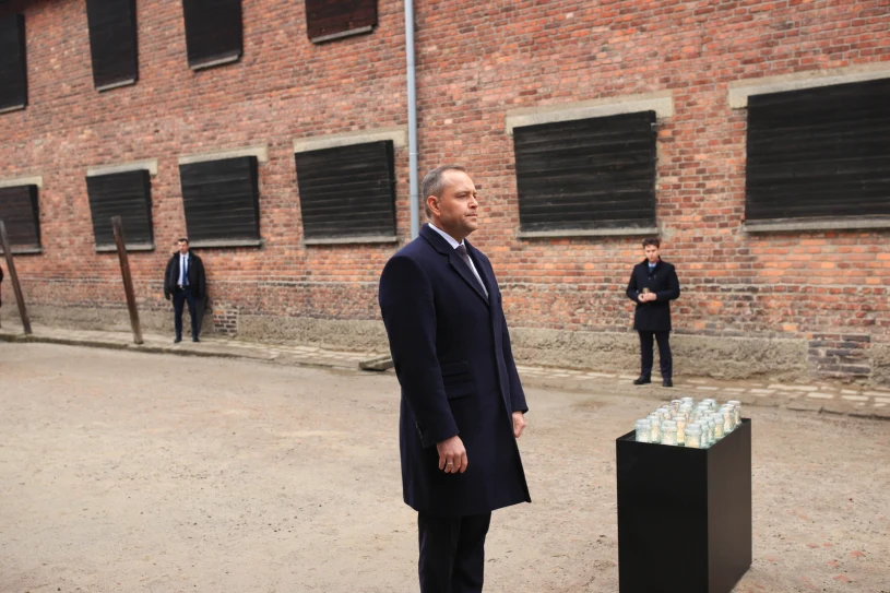 Nawrocki "wykluczony" z uroczystości w Oświęcimiu? Muzeum: Fakty są inne