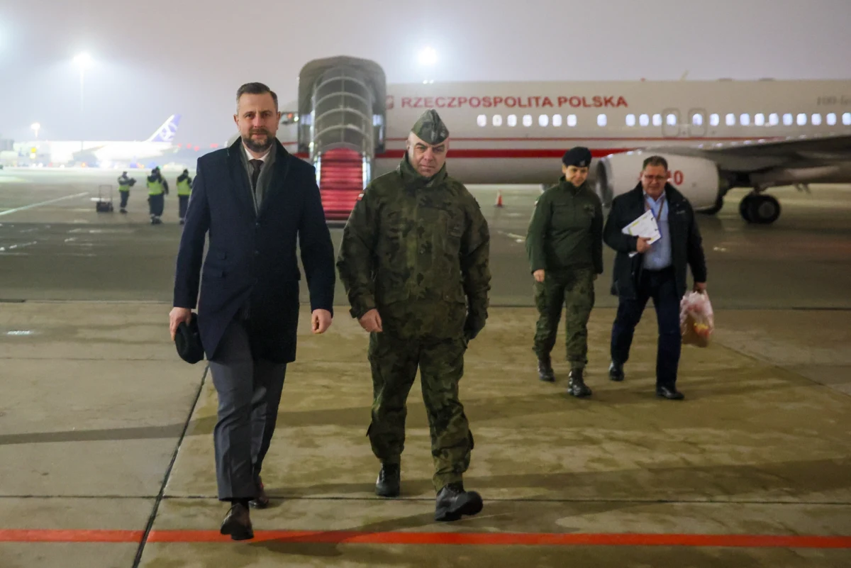 Wicepremier, szef MON Władysław Kosiniak-Kamysz spotkał się w bazie Ramstein z sekretarzem generalnym NATO Markiem Rutte oraz oficerami sił zbrojnych państw NATO. Po tych rozmowach relacjonował, że spojrzenie Polski na kwestie bezpieczeństwa i zagrożeń jest w Sojuszu "dobrze odbierane". "Jesteśmy sprawdzonym i lojalnym sojusznikiem, wypełniamy nasze zobowiązania" - powiedział szef MON.
