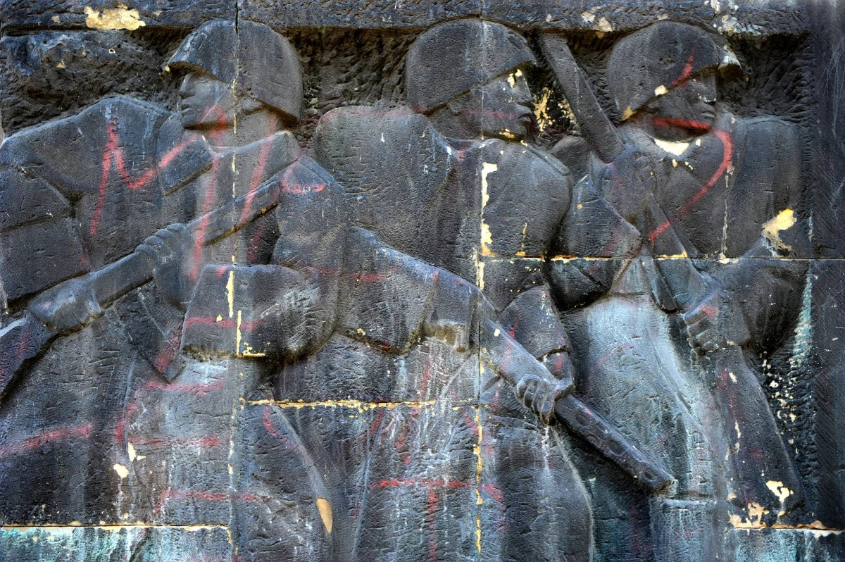 100 tys. zł zabezpieczono w budżecie Rzeszowa na demontaż Pomnika Wdzięczności Armii Czerwonej, który od 1951 roku stoi na Placu Ofiar Getta. Decyzja o likwidacji monumentu zapadła już kilka lat temu, jednak dopiero teraz miasto znalazło środki na realizację tego zadania.