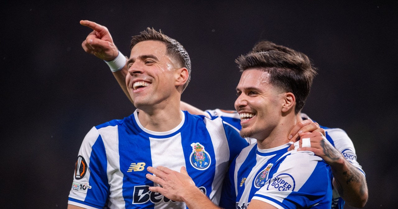 Bezwzględna riposta "Smoków". Bednarek rozwścieczył kibiców. Potem gol za golem