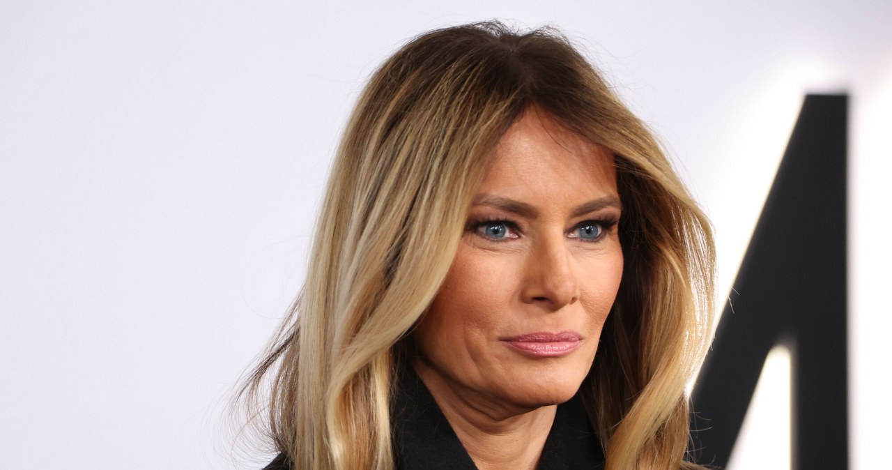 Przyciągała wzrok z niejednego powodu. Ale to wyjątkowo zwróciło uwagę