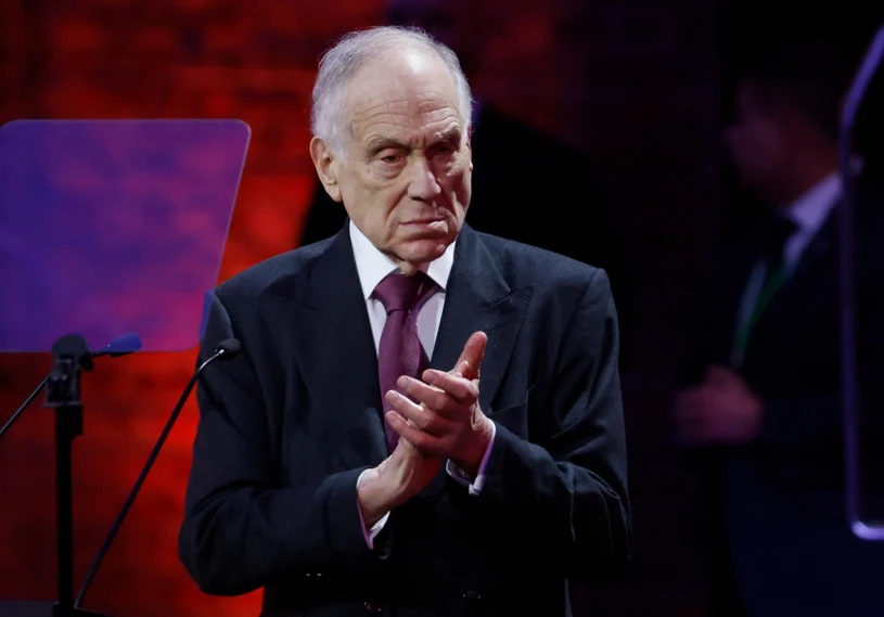 Luksusowa woda z Grenlandii. "Może namówi Donalda Trumpa..."