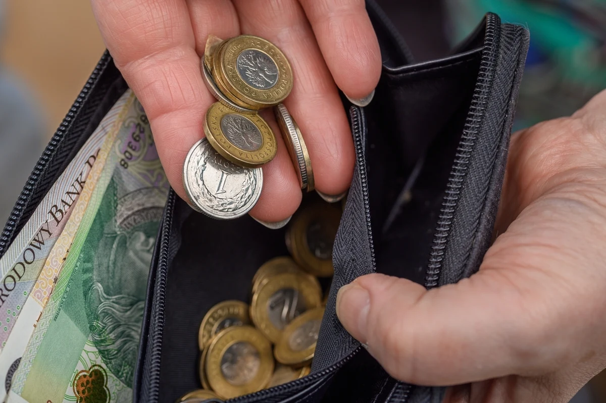 Ogromny stres musiał przeżyć 98-latek z Miastka na Pomorzu, który zgubił swoją emeryturę. Na szczęście finał tej historii był pozytywny. Zguba wróciła do właściciela, jeszcze zanim zdążył komukolwiek o niej powiedzieć. 