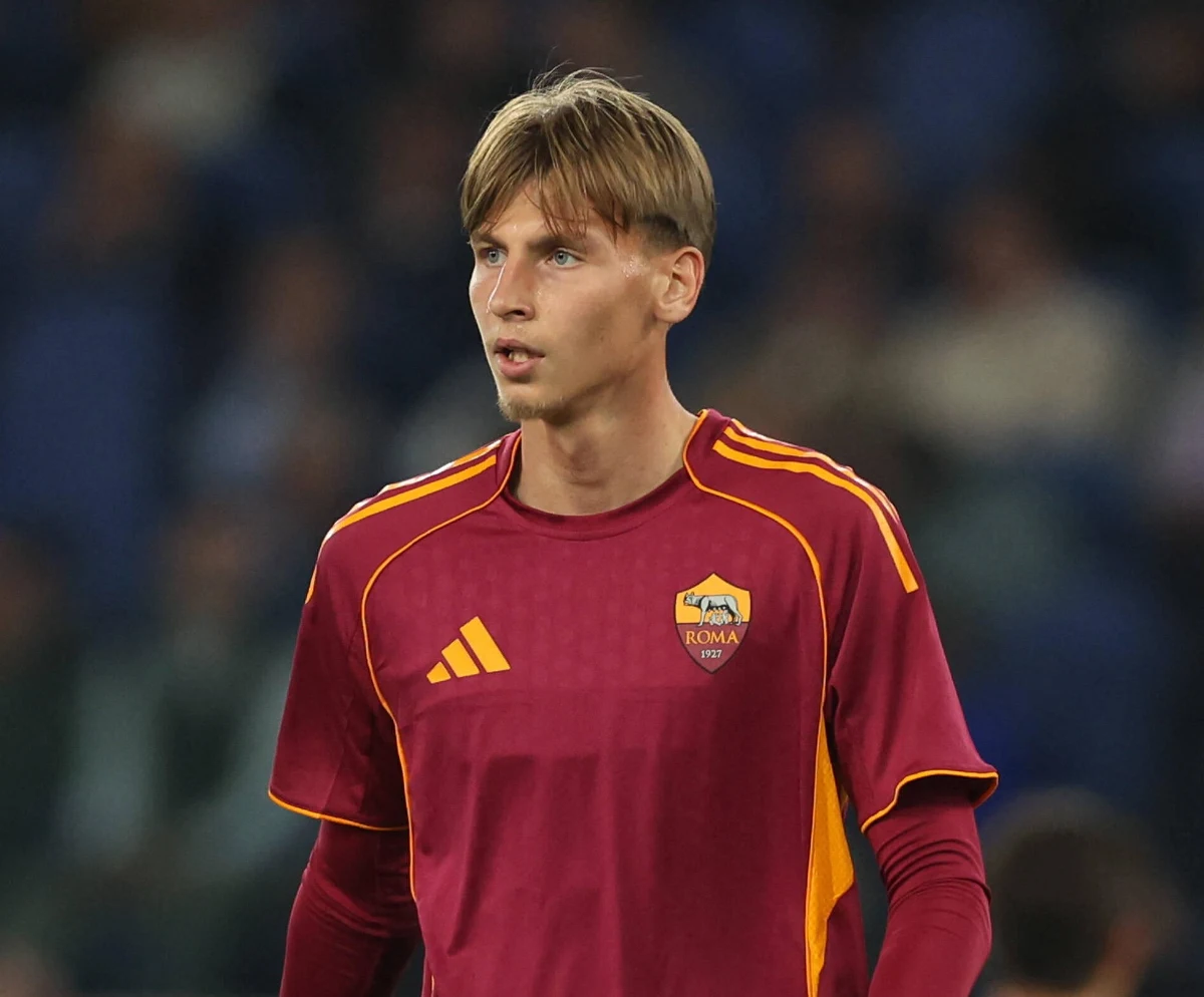 Znamy rozstrzygnięcia fazy zasadniczej piłkarskiej Ligi Europy. Najlepsze na tym etapie rozgrywek okazały się Olympique Lyon i Aston Villa, które w ośmiu meczach zgromadziły po 21 punktów. Pewna awansu do kolejnej rundy jest też włoska AS Roma. Bramkę na wagę awansu dla Rzymian strzelił w końcówce meczu z Panathinaikosem Ateny strzelił polski obrońca Jan Ziółkowski, który popisał się efektownym "szczupakiem". 