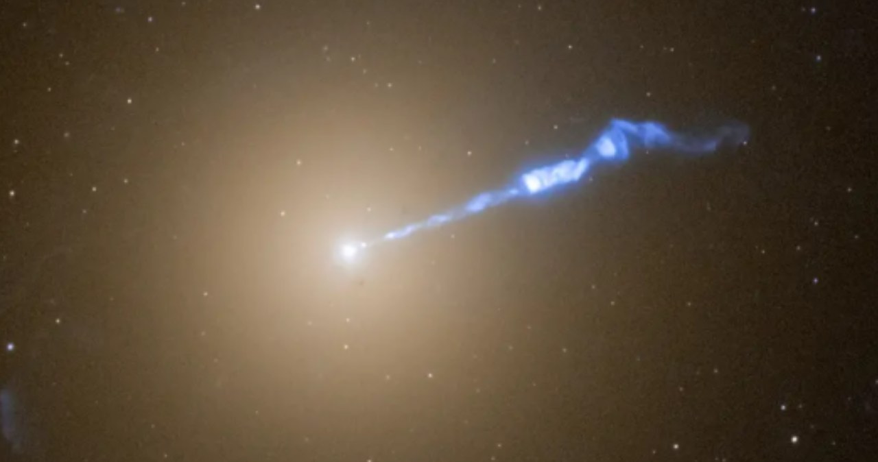 Ogromny dżet z czarnej dziury. Pierwszej uchwyconej na zdjęciu