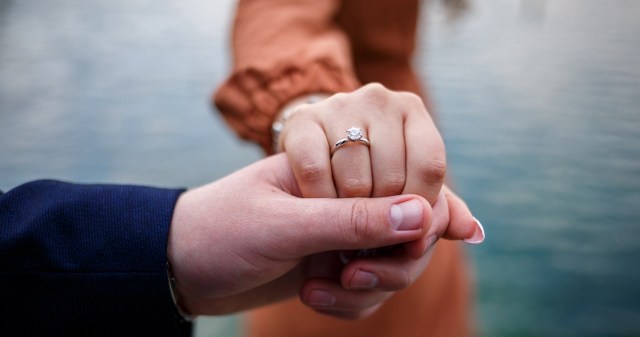 Pięciu mężczyzn zapytanych, kiedy się oświadczyć. Odpowiedzi zaskakują!