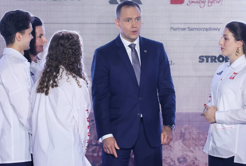 Sceny z Nawrockim na ślubowaniu. Sytuacja wymknęła się spod kontroli