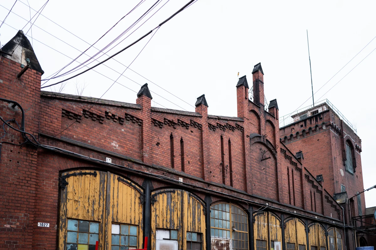Wrocław planuje stworzenie muzeum komunikacji miejskiej. Jego siedzibą mają być zabytkowe hale zajezdni tramwajowej przy ul. Legnickiej. Budynek przejdzie generalny remont. 