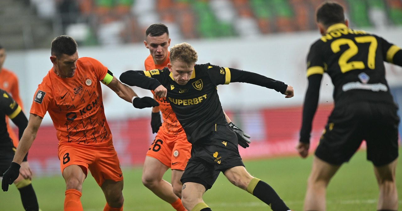 W Ekstraklasie wszyscy grają o mistrza…i bronią się przed spadkiem