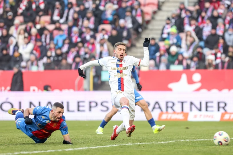 Lawina gwizdów, potem nagły zwrot. Sceny w derbach Górnego Śląska