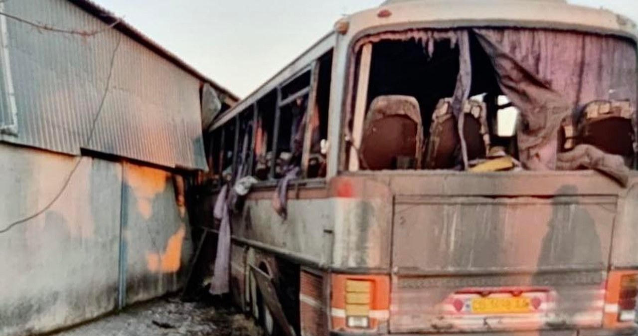 Atak drona w Ukrainie, eksplodował przy autobusie. Zginęło 12 osób