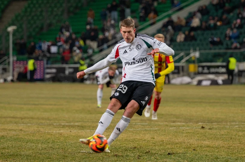 To była 44. minuta meczu Legii. Rajović podszedł do karnego i stało się to