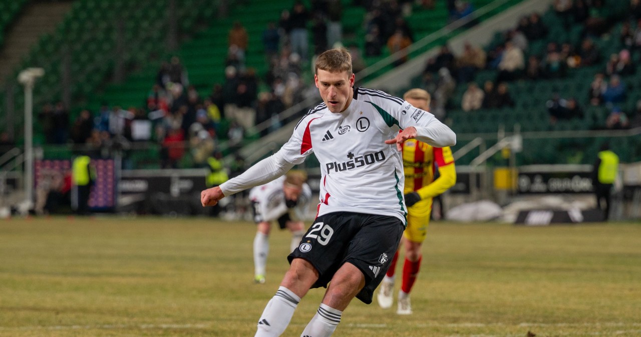 wiadomości,aktualności,Interia To była 44. minuta meczu Legii. Rajović podszedł do karnego i stało się to