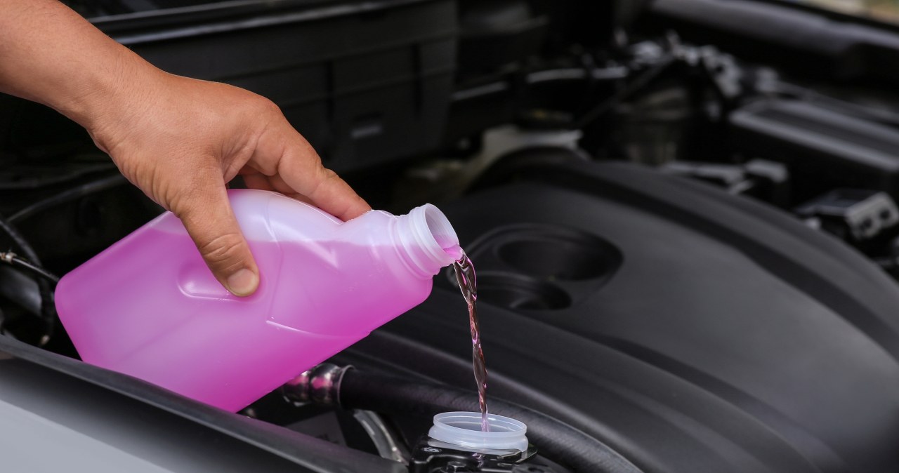 Zimowe płyny i odmrażacze wycofane ze sprzedaży. Mowa o trującym składniku