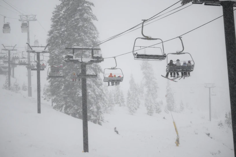 Wypadek na wyciągu narciarskim w Japonii. 22-latka nie żyje