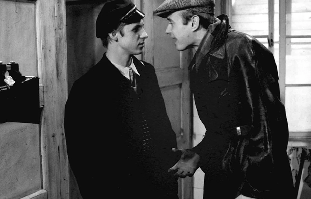 Tomasz Borkowy - reżyser, aktor i niezapomniany Andrzej Talar z kultowego serialu "Dom" - w rozmowie z Kubą Śliwińskim w podcaście "Co u nich słychać?" w internetowym Radiu RMF24 zdradza kulisy powstania serialu, wspomina artystyczny Kraków lat 70. i opowiada, dlaczego Edynburg stał się jego miejscem na ziemi. Artysta ujawnia także, że wciąż pracuje nad scenariuszem zakończenia losów Talara, które może stać się wielkim powrotem tej postaci na ekrany.