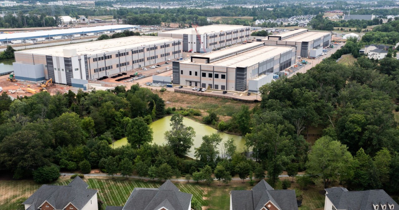 Mieszkania dla serwerów. Jak centra danych potęgują kryzys [13 PIĘTER]