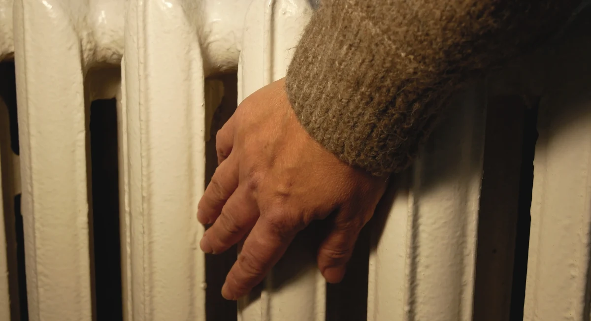 Duża awaria ciepłownicza w Trójmieście. Bez ogrzewania i ciepłej wody jest siedem dzielnic Gdańska oraz Sopot. Jak poinformowały władze miasta, przyczyną problemów jest nieszczelność jednego z jedenastu urządzeń w gdańskiej elektrociepłowni. Prace naprawcze mają potrwać do środy, 4 lutego.