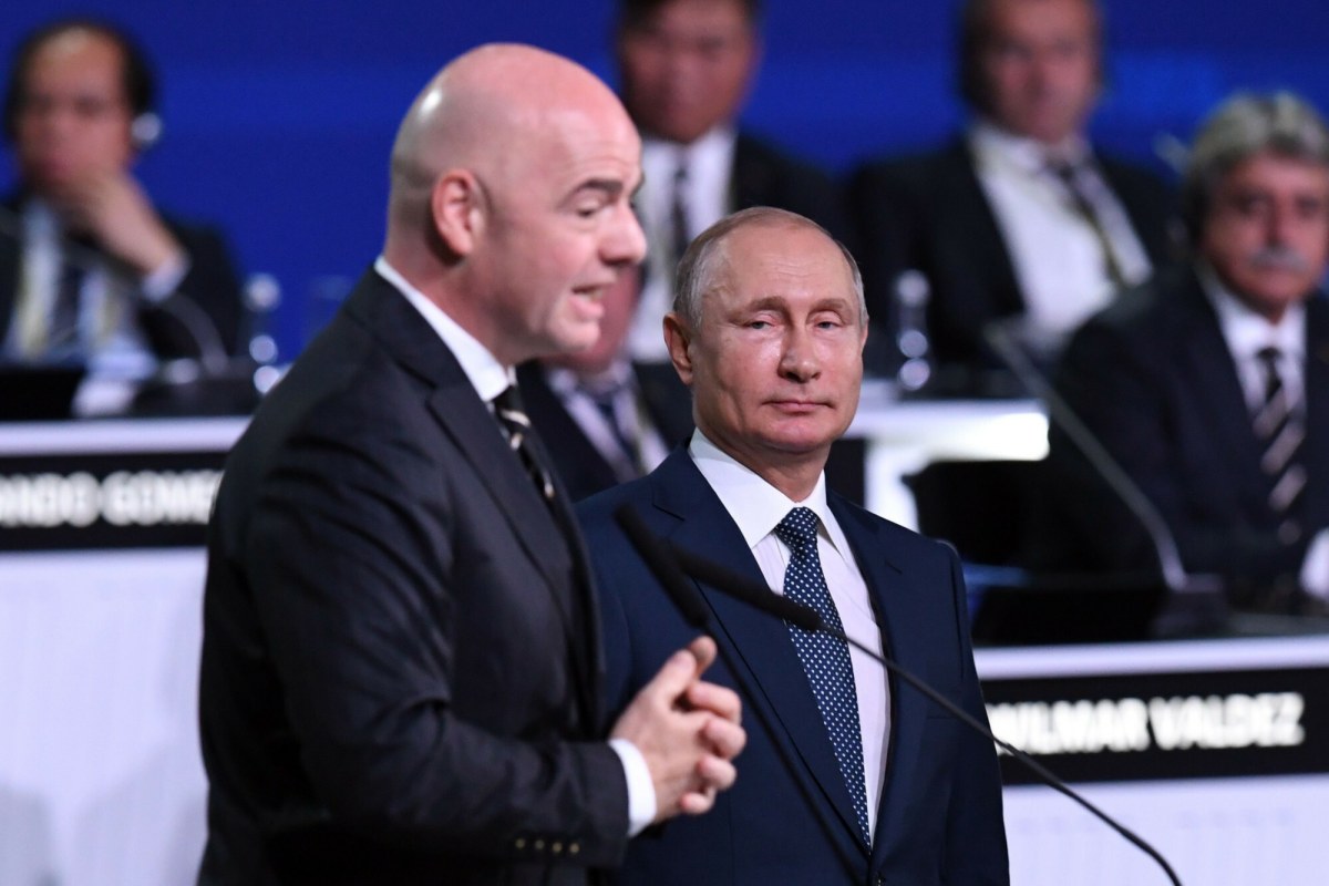 "Och, zdecydowanie". Szef FIFA chce przywrócenia rosyjskich drużyn do rozgrywek