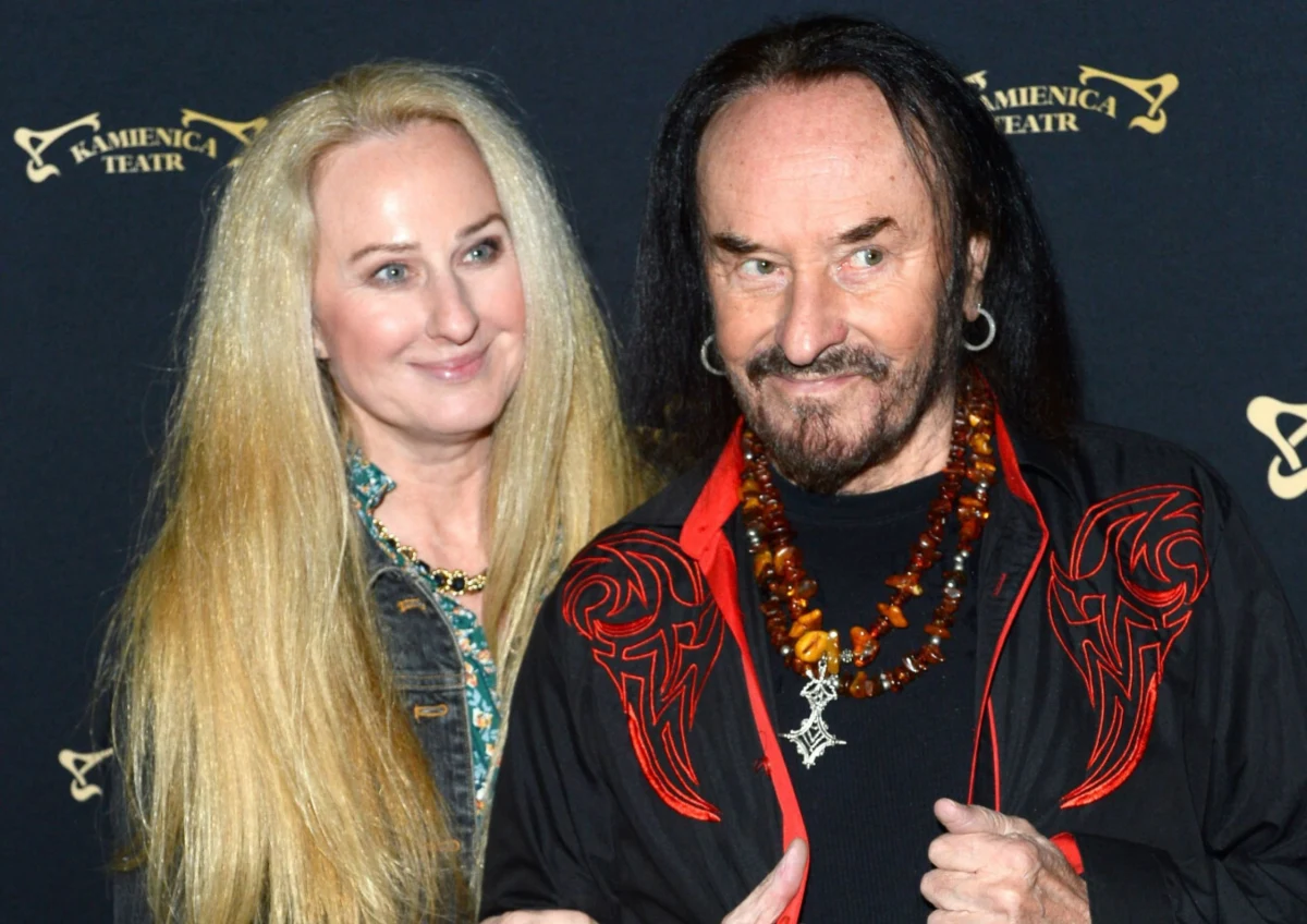 "Spotkało mnie wielkie szczęście. (...) To dla mnie zaszczyt" - mówi wokalista Stan Borys, którego utwór "Ashes and Diamonds" znalazł się na wyróżnionej podczas gali w Los Angeles płycie Małgorzaty Staniszewskiej. 