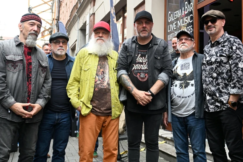 "Idzie lepsze". Co już wiemy o nowej płycie polskiej legendy?