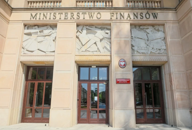 MF odpowiada na krytykę projektu budżetu. "Sugestie są niezgodne z ustawą"