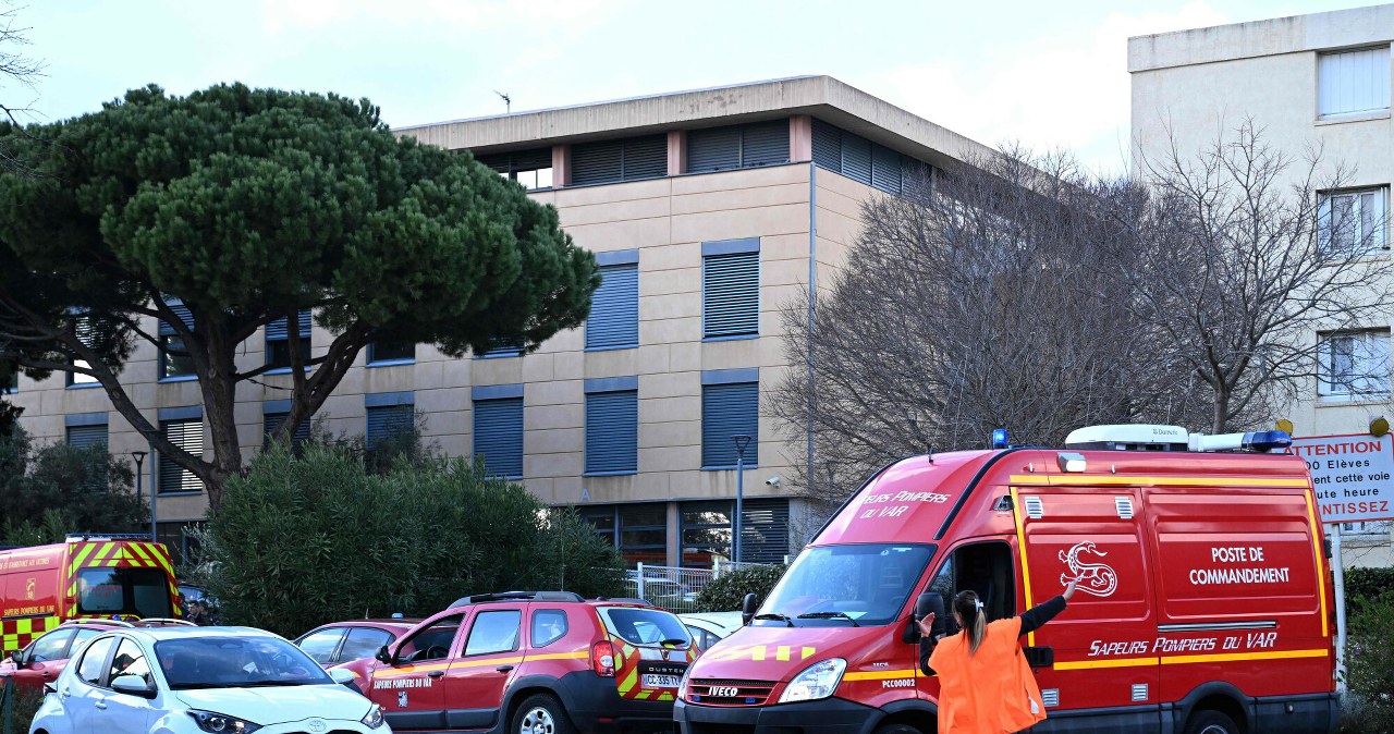 Dramatyczne sceny we francuskiej szkole. Uczeń rzucił się na nauczycielkę
