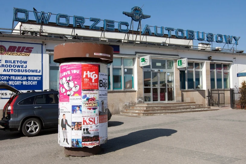 Najbrzydszy dworzec w Polsce zniknie. Obiecują obiekt "na miarę XXI wieku"