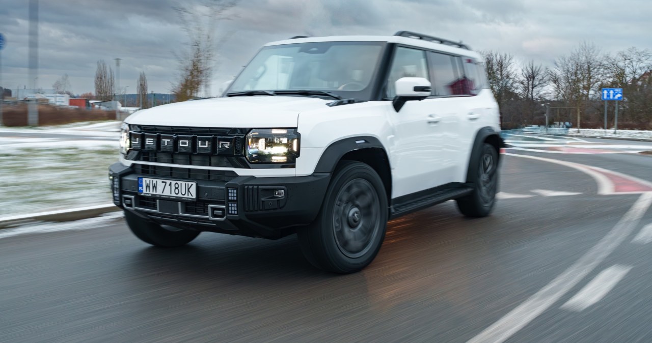 Jetour T2 wygląda jak Defender i Bronco. Kosztuje 50 proc. taniej, a jak jeździ?