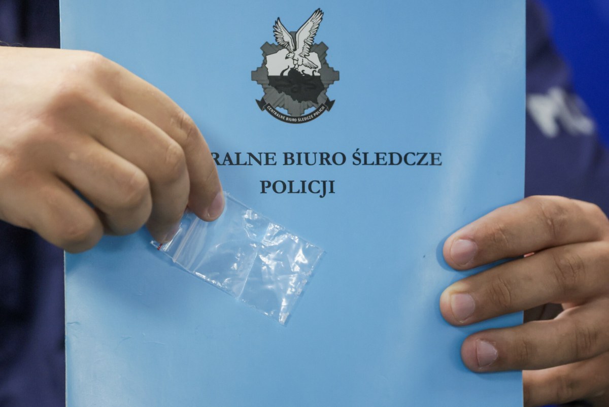 Trzech lekarzy zatrzymanych. CBŚP rozbija gang handlujący nielegalnymi lekami