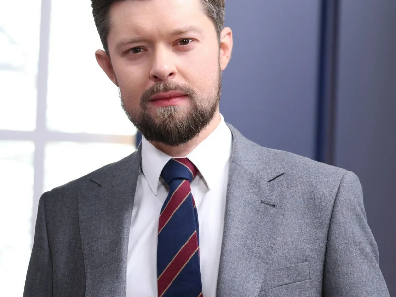 Remigiusz Mróz w 2025 roku znów zarobił majątek. Co za kwota