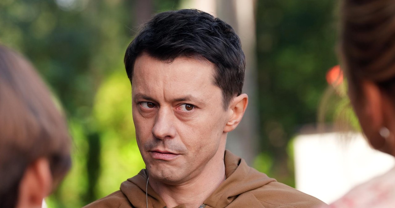 "Barwy szczęścia": Wyda się, kim naprawdę jest. Nie chcą go w swoim życiu