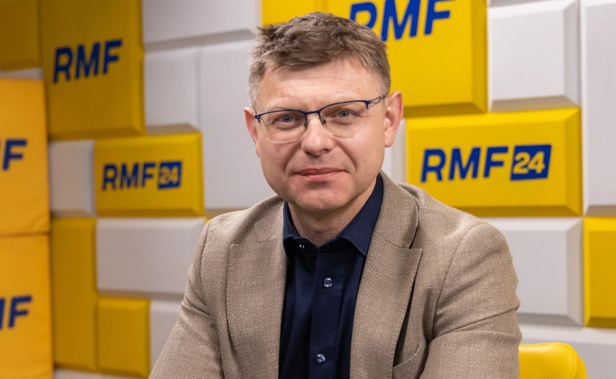 "Terapia szokowa jest nam bardzo potrzebna. Ona raz na jakiś czas pokazuje wstydliwą część naszej natury" - mówił w Porannej rozmowie w RMF FM Konrad Ciesiołkiewicz - wiceszef państwowej komisji ds. pedofilii, odnosząc się do afery Jeffreya Epsteina. "Mamy dzisiaj epidemię krzywdzenia seksualnego, także z wykorzystaniem nowych technologii" - alarmował. 