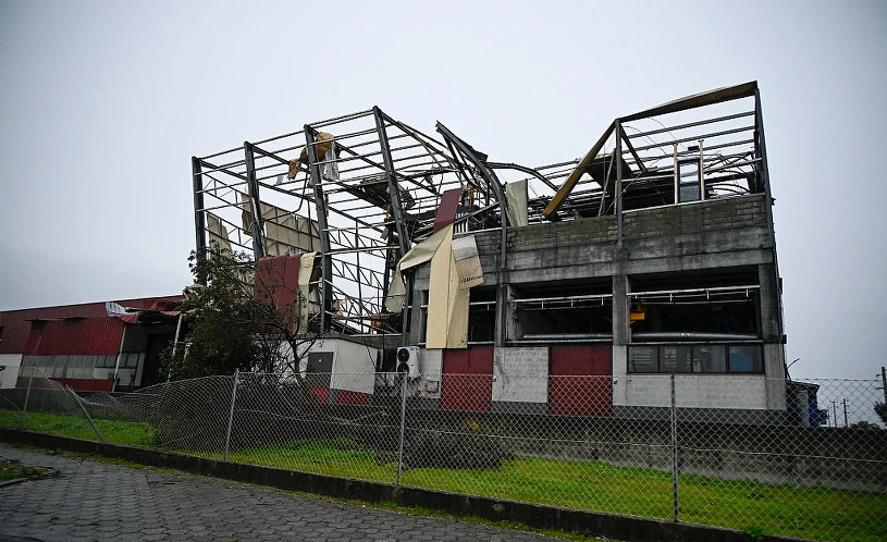 Cyklon Leonardo celuje w europejski półwysep. Tysiące ewakuowanych