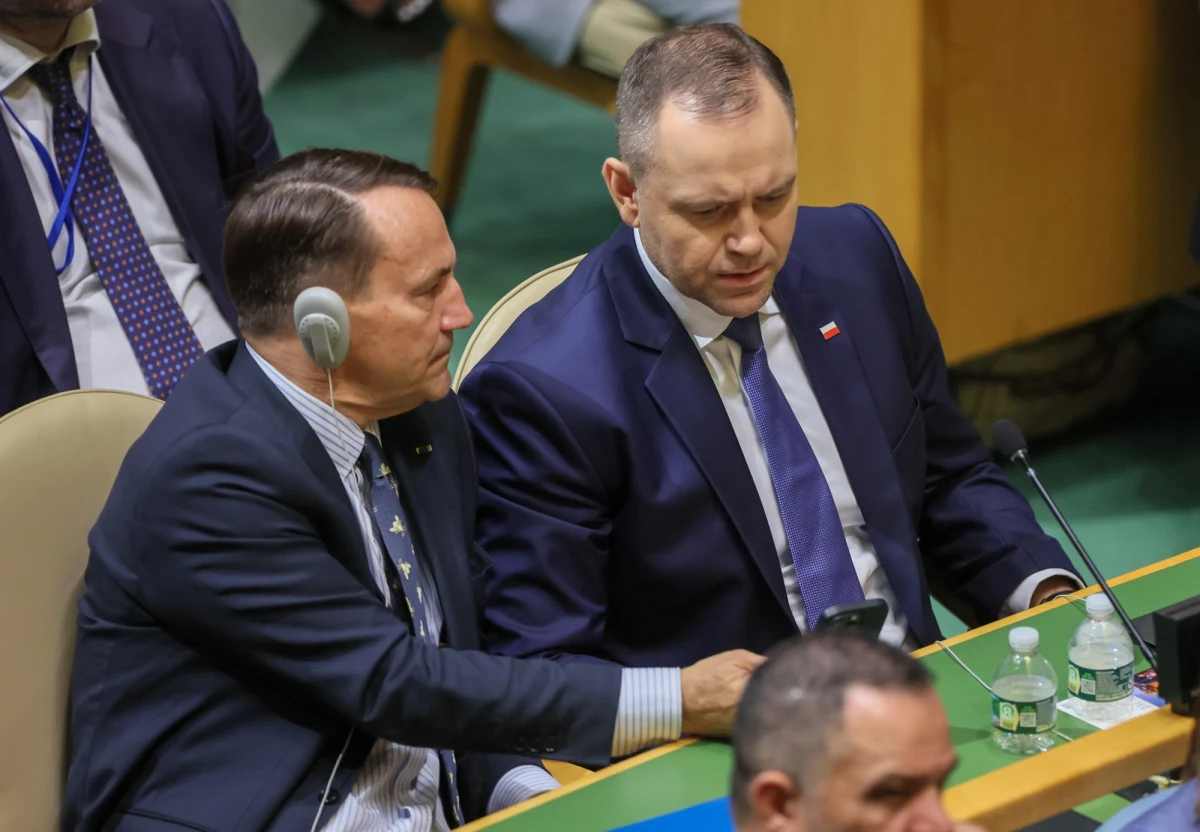 Minister spraw zagranicznych Radosław Sikorski zapowiedział w środę, podczas konferencji prasowej w Waszyngtonie, że przedstawi prezydentowi Karolowi Nawrockiemu ocenę szans i zagrożeń związanych z Radą Pokoju, do której polskiego prezydenta zaprosił przywódca USA Donald Trump.