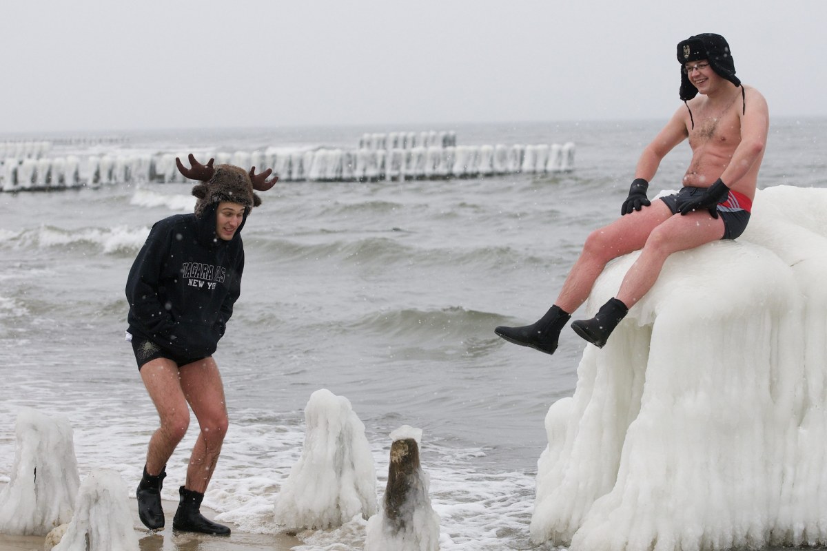 Do lodowatej wody marsz! Święto morsów kolejny raz nad Bałtykiem