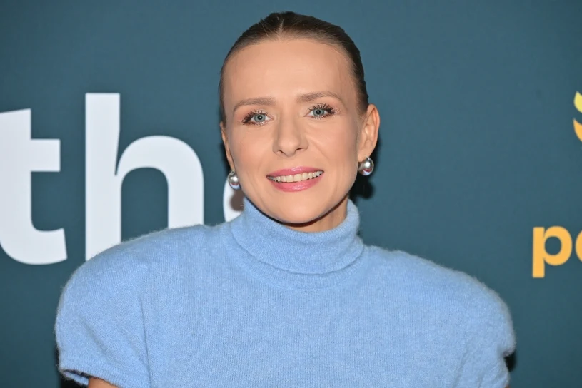 Zjawiła się i wszystkie oczy spoczęły na niej. Trudno w to uwierzyć