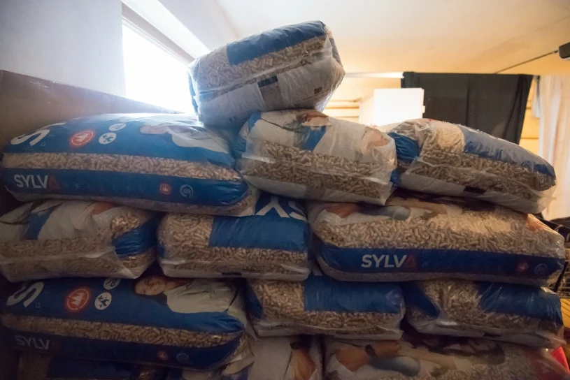 Polacy muszą kupować za granicą. Sto telefonów tygodniowo" po jeden towar