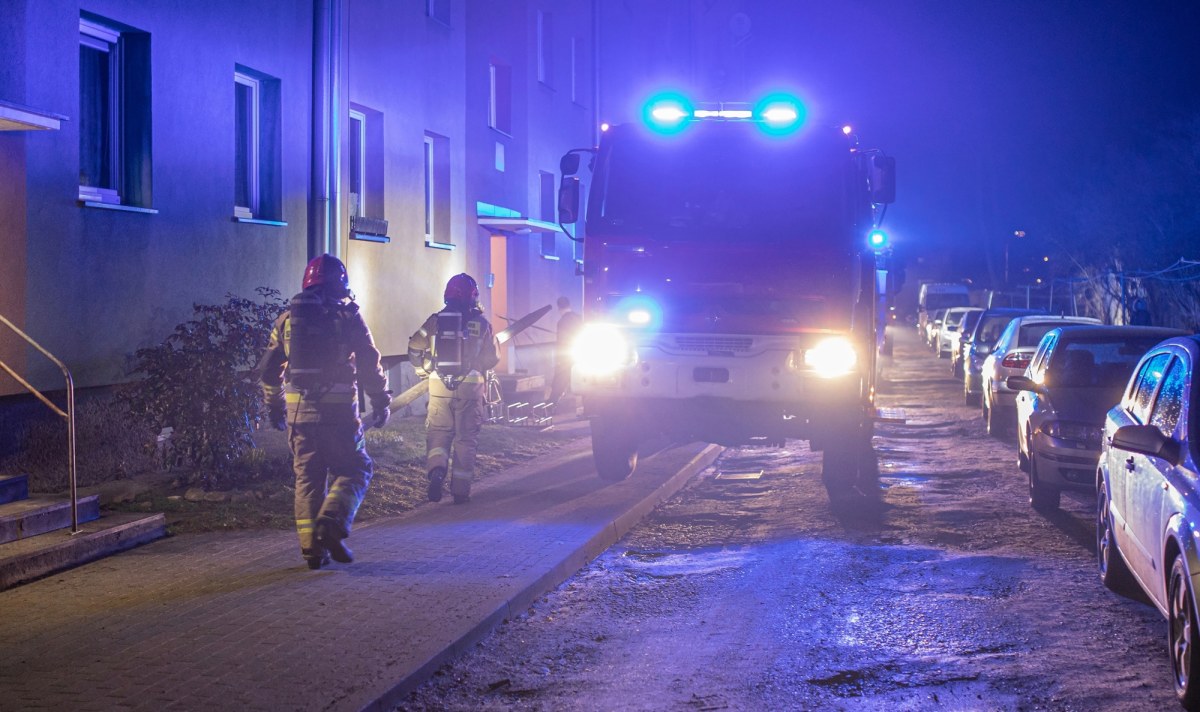 Wieczorny pożar w Gliwicach. Jedna osoba trafiła do szpitala